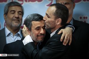 احمدی‌نژاد اینگونه تله اصلاح‌طلبان شد/ خبّاز: اختلافات ما درباره شهرداری «عبادت و رحمت» است!