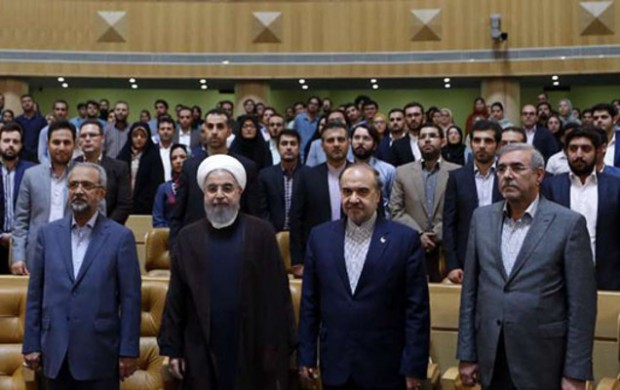 قهر، تحریم و بیانیه اعتراضی؛ حواشی ضیافت روحانی با جوانان/ جوانان نه جایگاهی در دولت دارند و نه اجازه انتقاد+عکس