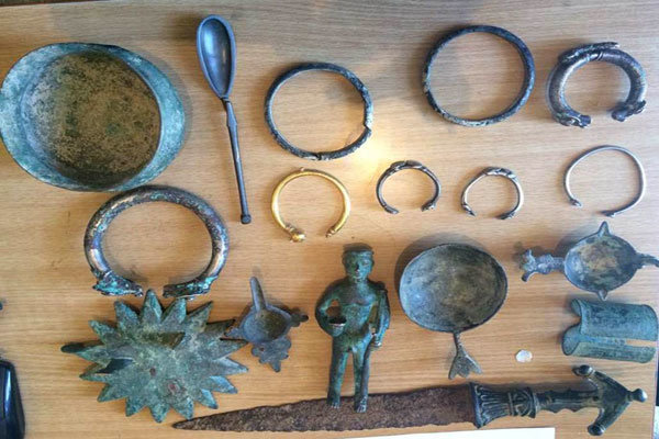 اعضای باند خرید و فروش اشیای تاریخی در گلستان دستگیر شدند