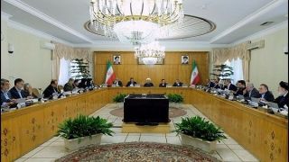 موافقت دولت با اصلاح مبلغ حداقل حقوق کارکنانش در ۹۷