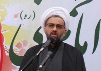امام(ره) یک موی کوخ نشین را به کاخ نشینان ترجیح نمی­داد/ امروز زبان دیپلماسی جایش را با گلوله و اسلحه داده است
