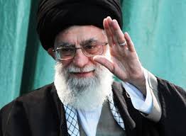 تصویری از اولین دیدارهای آیت‌الله خامنه‌ای به عنوان رهبرانقلاب 