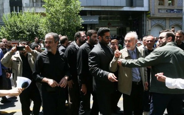 احتمال اعتراض به مسئولان در انظار عمومی چقدر است؟/ آیا مسئولان دولتی جسارت پیاده روی در بین مردم را دارند؟