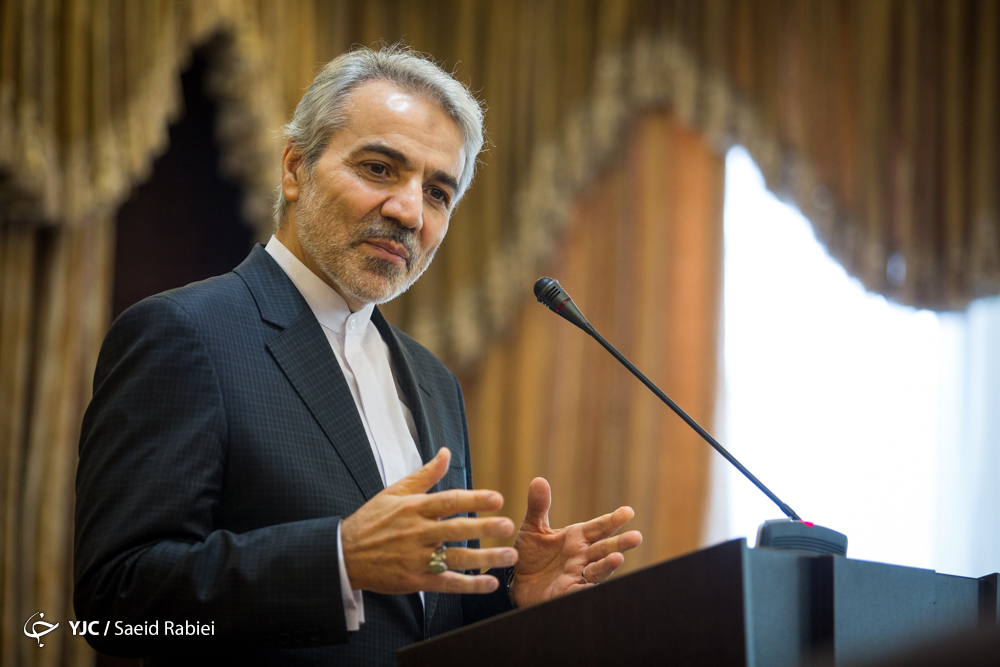 احياى دوباره كارت سوخت، به معنى دو نرخى شدن قيمت بنزين نيست/حقوق همه شاغلین و بازنشستگان تا قبل از عيد فطر پرداخت میشود