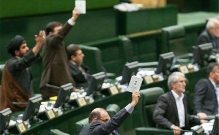 جزئیات پشت پرده پس گرفتن امضاهای سوال از رئیس جمهور