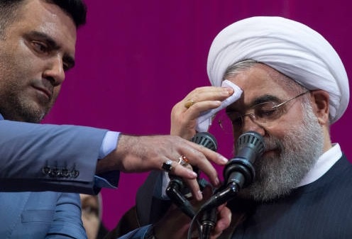 بحث‌ها برای استعفا و یا ماندن روحانی بالاگرفت/ موسویان: روحانی یا در دولتش خانه تکانی کند یا استعفا دهد؛ ظریف: خیال نکنید روحانی برود همه چیز درست می‌شود