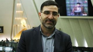 مسئولان امنیتی درباره خالی کردن یک کامیون آجر در خیابان جمهوری تهران