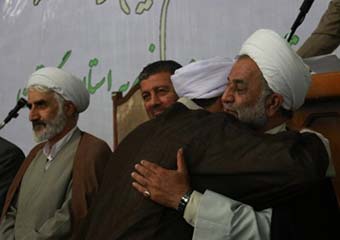 هیچ دشمنی نمی‎تواند کمر جمهوری اسلامی را خم کند/کار در انقلاب ما روحیه انقلابی می‎خواهد