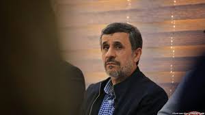  احمدی نژاد بسیاری از انقلابیون و نظام باوران ندارند. اصلاً از گذشته قبول نداشته و ندارد