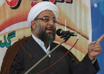 افرادی که میگویند دین از سیاست جداست اسلام را نفهمیدهاند/ بیتوجهی دولت به فرامین رهبری در مسأله حقوقهای نجومی