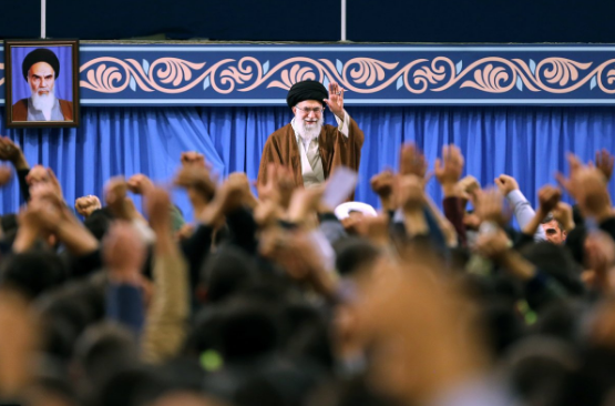لبیک کاربران به پیام رهبر انقلاب با هشتگ #به_همه_بگویید +تصاویر 
