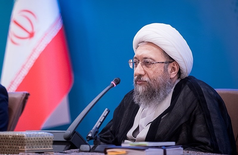 آملی‌لاریجانی: بیکاری و مشکلات اقتصادی «کمرشکن» است/ اعتماد مردم مخدوش شده است/ کسانی که باید پاسخگو باشند، چهره اپوزیسیون گرفته‌اند 