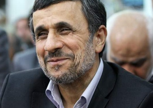محمود احمدی‌نژاد خواستار کناره‌گیری حسن روحانی از مقام ریاست‌جمهوری شد