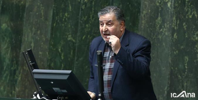 باید برای مناظره سوم به کاندیداها تذکر جدی داده شود/ برخی کاندیداها پاسخ قانع کننده ای به مردم بابت پرسش ها نمی دهند