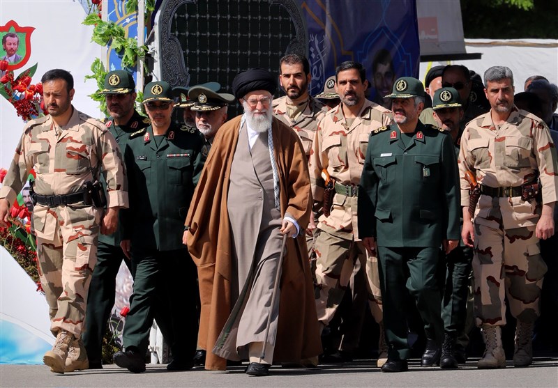 برگزاری مراسم دانش آموختگی دانشگاه امام حسین(ع) با حضور امام خامنهای