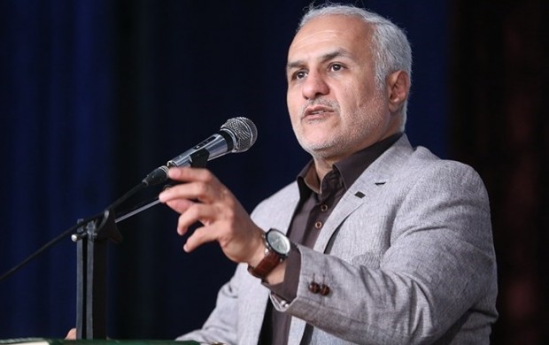 جایگاه ریاست جمهوری در کشور ما به قدری تنزل پیدا کرده که هر کس به خود جرأت می‌دهد در عرصه انتخابات خطیر ریاست جمهوری حضور پیدا کند 