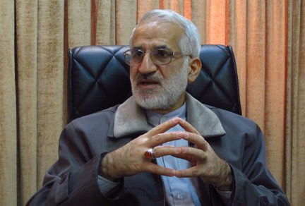 تفکرات لیبرالی مشاور اقتصادی روحانی با اقتصاد مقاومتی در تضاد است