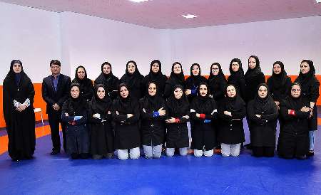 داوران گلستانی برای قضاوت در مسابقات کشتی کلاسیک زنان آماده می شوند