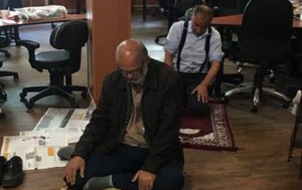 روایت صادق‌زیباکلام از دلیل‌احترام به حسین الله کرم