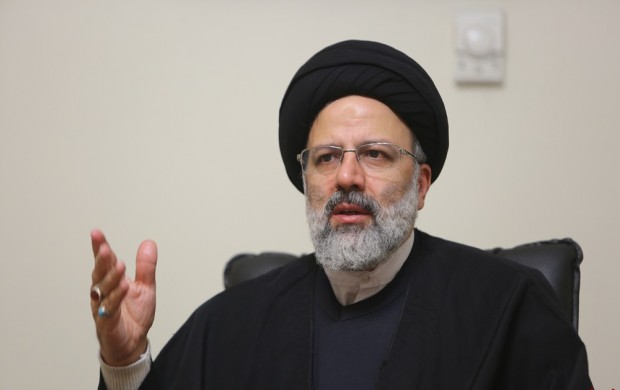 رئیسی در جمع مردم زنجان: کرامت جوانان جویای کار نباید خدشهدار شود/«امضاهای طلایی» عامل فساد هستند/نگاه ما اصلاً به دستان بیگانگان نیست/ جوانان خود علاقهمند به ازدواج هستند