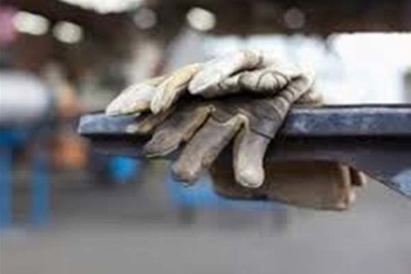 تخلف بیمهای کارگاههای زیر ۵ نفر/ فعالیت زیرزمینی ۴میلیون کارگر