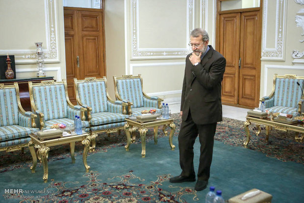 بازخوانی مواضع لاریجانی؛ «بیمه بیکاری(کارانه) آرزوی بیکاران است»