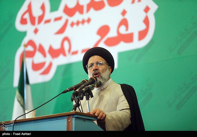 اعتراض به عدم درج شهرت «رئیسی» در آگهی‌‌های نصب شده در بسیاری از حوزه‌های اخذ رأی