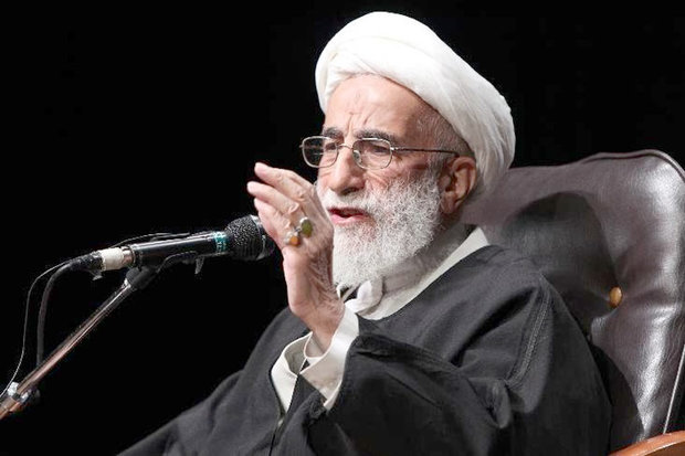 هر کسی رئیس جمهور شد، انقلابی ها را برگزیند
