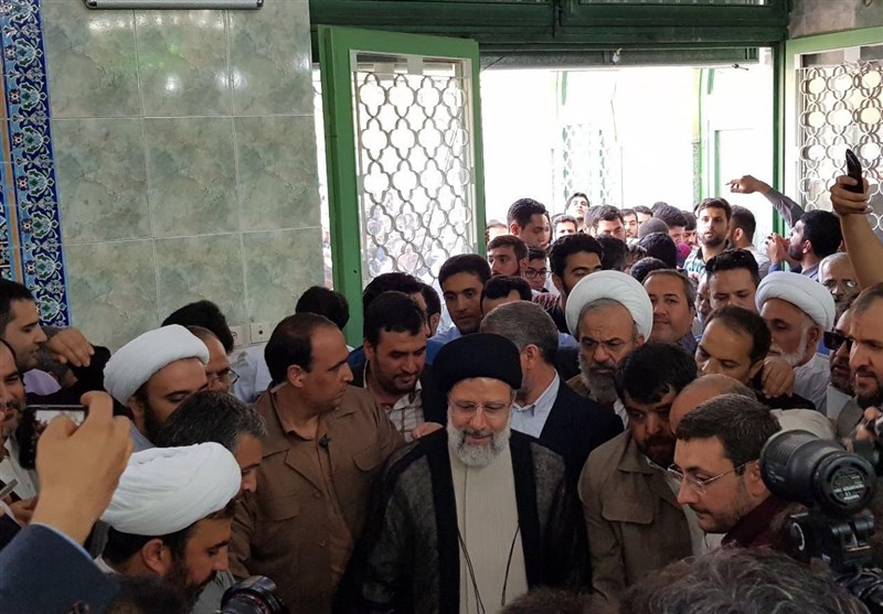 حجت‌الاسلام رئیسی رای خود را به صندوق انداخت+عکس 