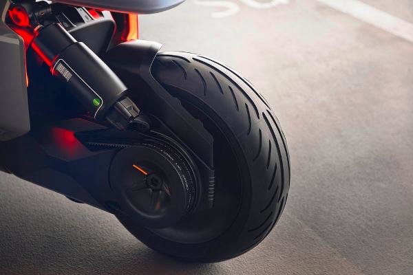 ۵ هزار موتورسیکلت برقی ایرانی در اصفهان به فروش می رسد