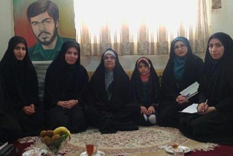 دیدار فعالان رسانه گلستان با مادر شهید پاسدار علی بیارجمندی