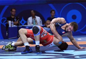 کشتی آزادِ روی پل رفته را ضربه فنی نکنید!