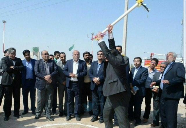 عکس/ کلنگزنی سوژه شد!