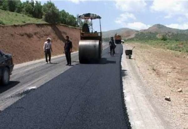 آغاز آسفالت راهی روستایی در مراوه تپه به طول 24 کیلومتر