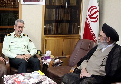 نیروی انتظامی جلوی مفاسد واضح و علنی را بگیرد 