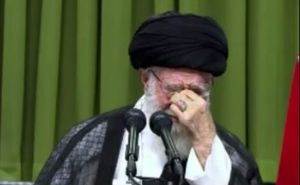 روضه رهبرمعظّم انقلاب اسلامی برای شهیدی که زیر آفتاب مانده بود