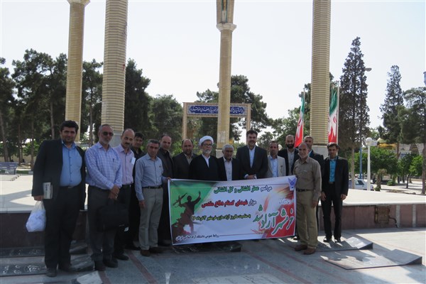 غبارروبی مزار شهدای گمنام با حضور رئیس دانشگاه آزاد اسلامی گرگان