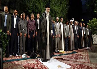 رقص شمشیر جاهلیت مدرن در کنار جاهلیت قبیلگی را هجو کنید