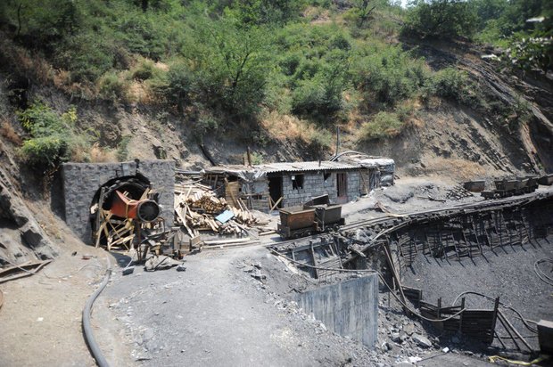 بلاتکلیفی خانواده‌های داغدار معدن یورت آزادشهر از دریافت مستمری و حق بیمه