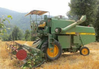 دو کمباین در شهرستان کلاله واژگون شد و یک کشته برجای گذاشت