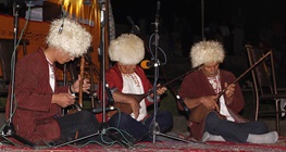 طاباق سعادتی: ترکمنستان از من می‌خواهد به آن کشور مهاجرت کنم/ زندگی‌ام از موسیقی تامین می‌شود