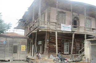 مرمت «خانه تاریخی خوزینی» شهرستان گمیشان
