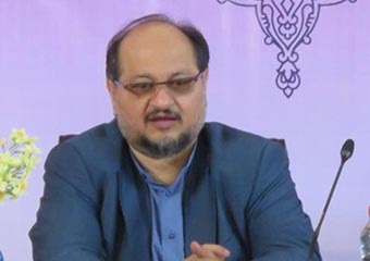 رئیس ستاد انتخاباتی روحانی در قم چه می کند؟