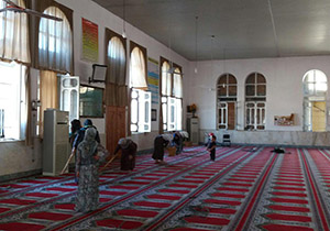 عطرافشانی مصلای جمعه در بندرترکمن