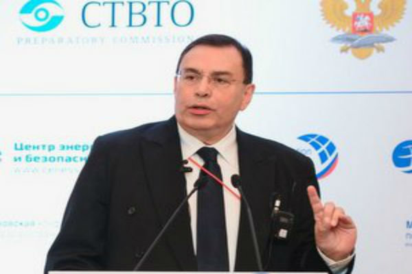 رئیس کمیته اطلاعات کنگره بابت اظهاراتش درباره جاسوسی از «ترامپ» عذرخواهی کرد