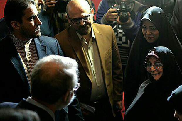 افتخار آفرینی مادر نمونه گلستانی در کنگره بین‌المللی شکوه ایثار