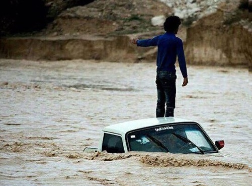 کشور را آب برد امداد و نجات را خواب/ بودجه‌های میلیاردی هلال احمر کجا هزینه می‌شود؟ 