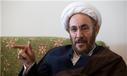 نمی‌دانم چرا ناطق‌درباره گزینه ای غیر روحانی حرف زده! 