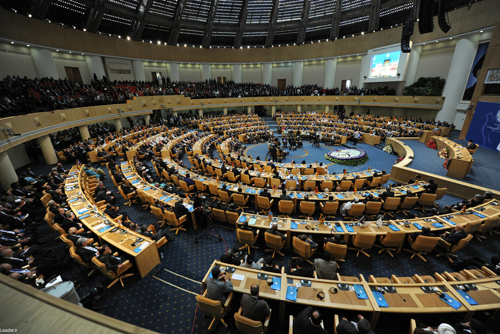 آغاز اولین همایش مسئولیت اجتماعی با حضور رئیس جمهور 