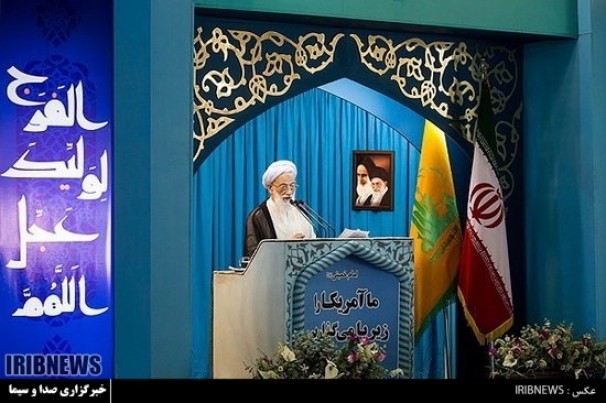 دشمن میخواهد اسلام را از محتوا بیندازد